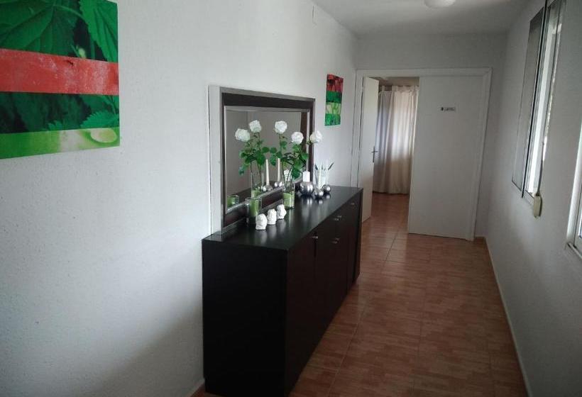 پانسیون Hostal Portucale Badajoz