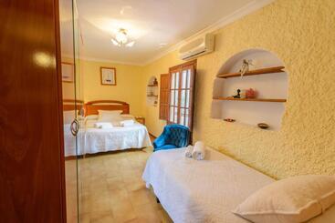 پانسیون Casa Jardín Del Olivar Con Piscina Privada