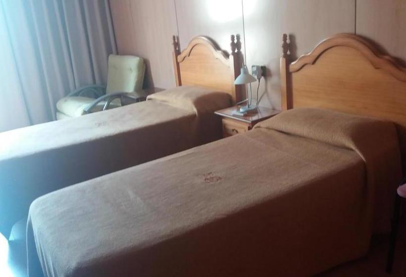 پانسیون Hostal Bonaterra