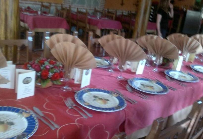 פנסיון Hostal La Aldaba