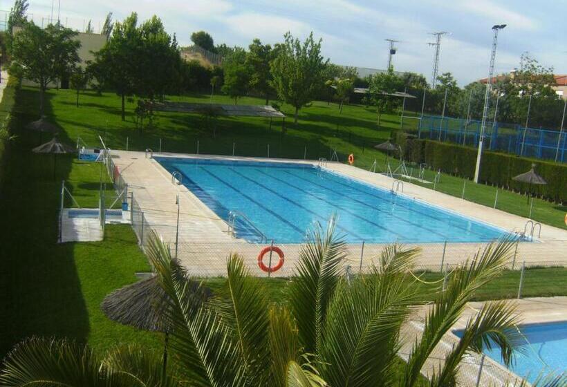 פנסיון Hostal La Aldaba