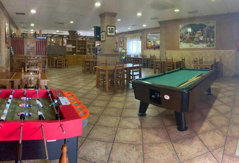 פנסיון Hostal Seseña