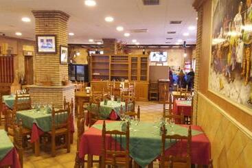 پانسیون Hostal Seseña