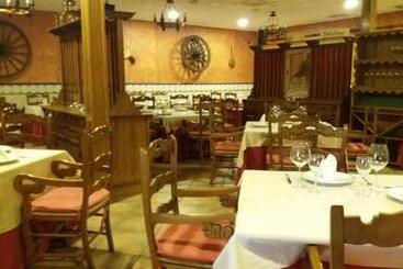 پانسیون Hostal Seseña