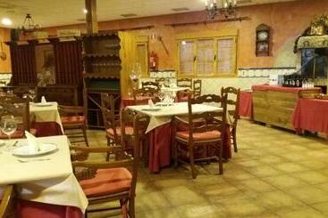 پانسیون Hostal Seseña