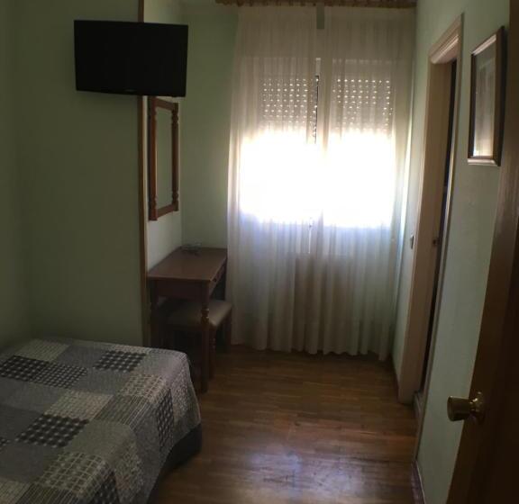 پانسیون Hostal Ec Leon