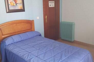 پانسیون Hostal La Parada