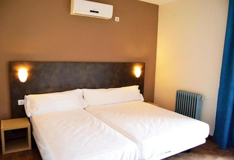 پانسیون Hostal Restaurante Los Mellizos