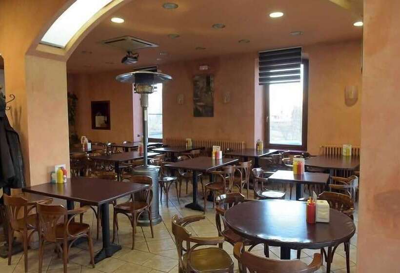 פנסיון Hostal Sant Miquel