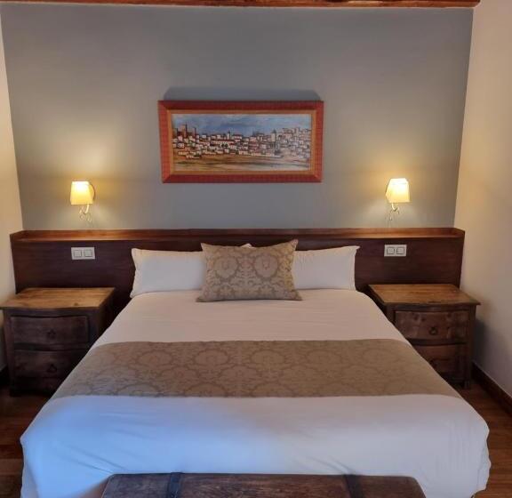 فندق صغير Posada Torre Palacio La Taxuela