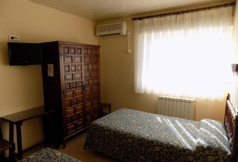 بنسيون Hostal Amigo