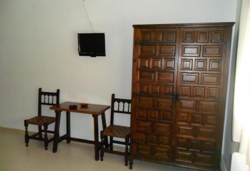 بنسيون Hostal Amigo