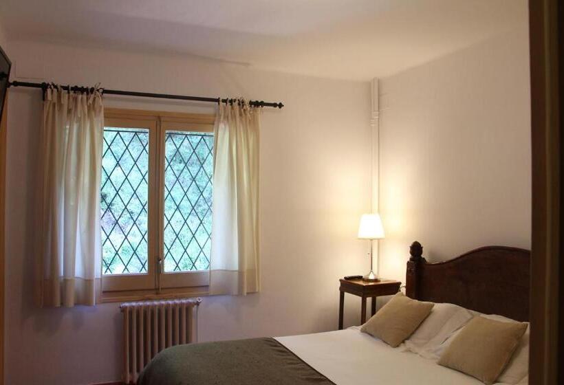 بنسيون Hostal L´ou De Reig