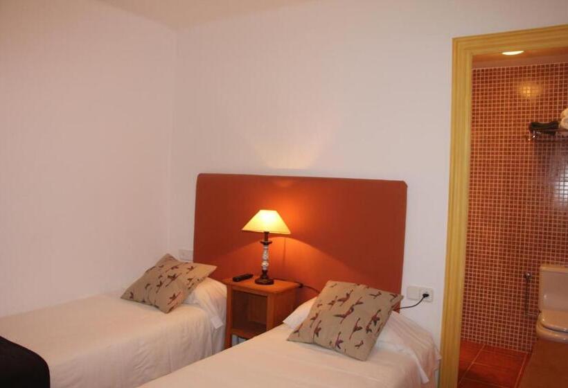 بنسيون Hostal L´ou De Reig