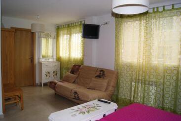پانسیون Hostal Peñacárdena