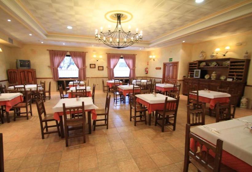 بنسيون Hostal Restaurante Cuatro Caminos