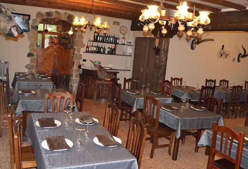 پانسیون Hostal De Montaña Pous De La Neu