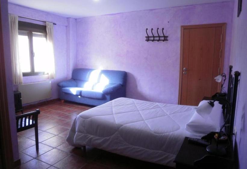 بنسيون Hostal El Olmo
