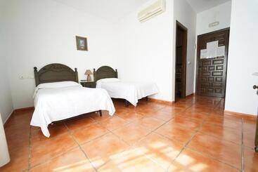 پانسیون Hostal La Dehesa Del Valle Pedroches