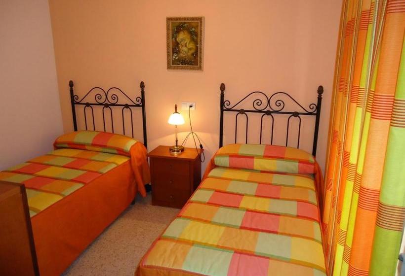 Pensión Hostal Los Claveles