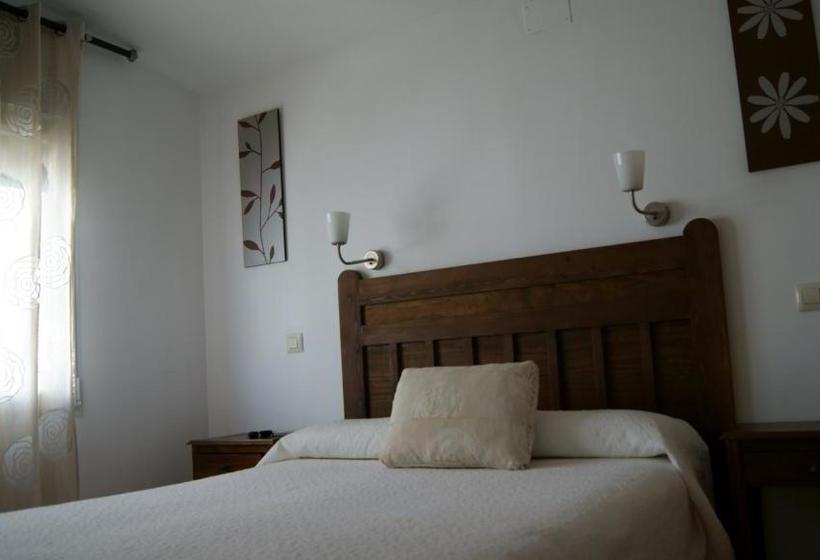 بنسيون Hostal Restaurante Bustos
