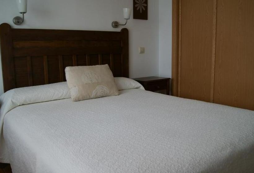بنسيون Hostal Restaurante Bustos