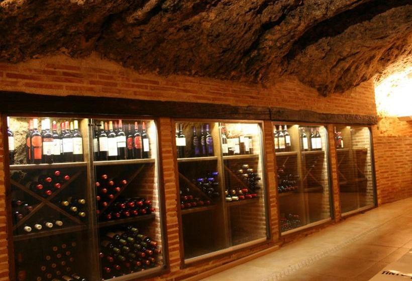 פנסיון Hostal Restaurante La Muralla