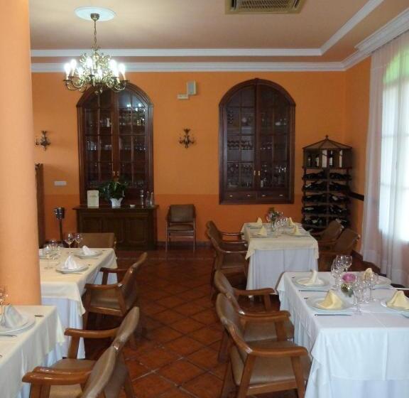 بنسيون Hostal Restaurante Las Canteras