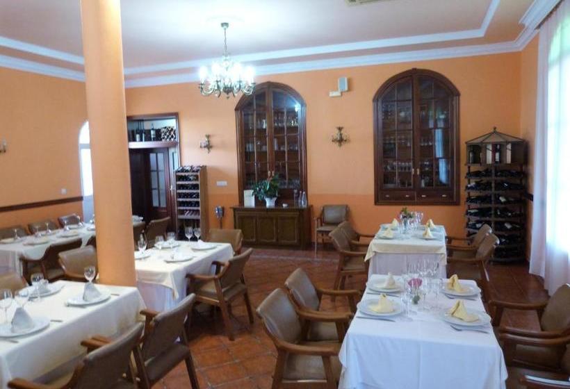 بنسيون Hostal Restaurante Las Canteras