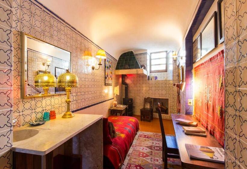 بنسيون Torre De Maneys