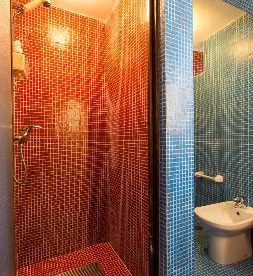 بنسيون Torre De Maneys