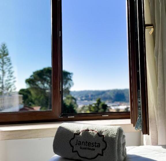پانسیون Jantesta Guest House