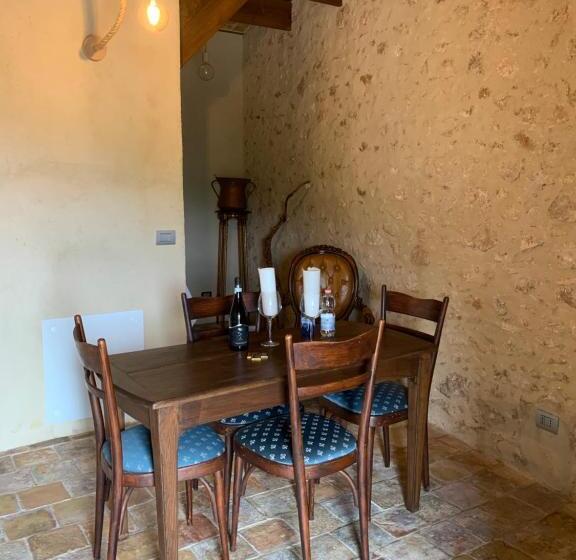 مبيت وإفطار Charme In Perillis