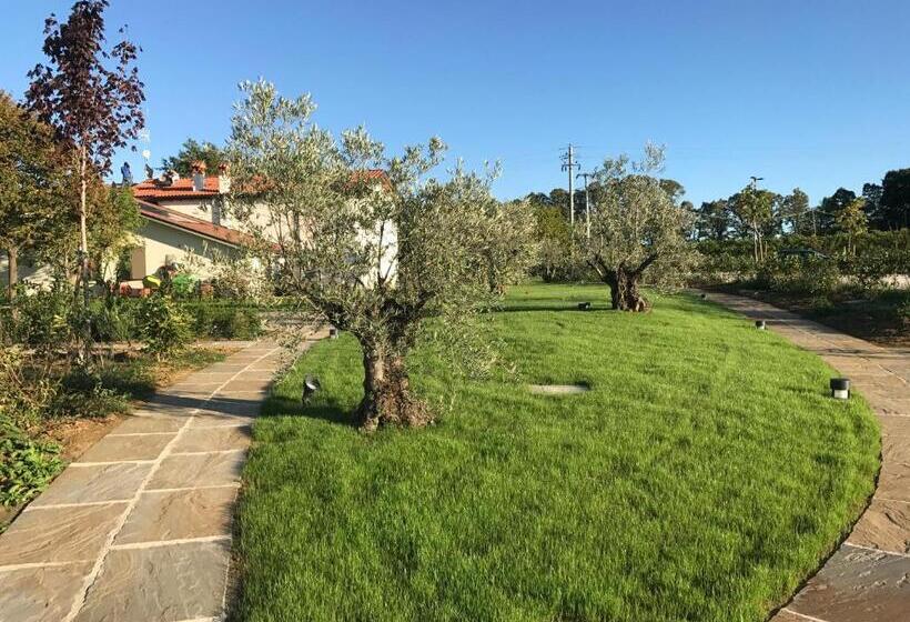 هتل Agriturismo La Rinaldina