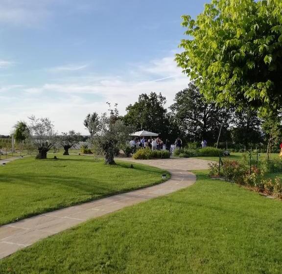 هتل Agriturismo La Rinaldina