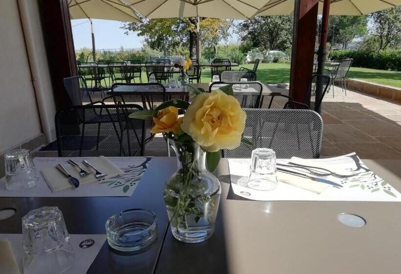 هتل Agriturismo La Rinaldina