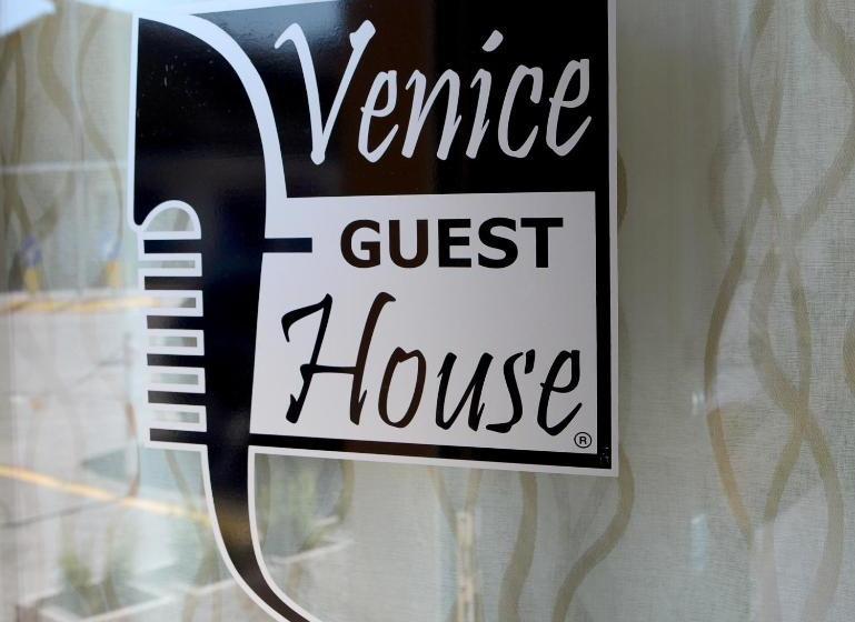 Общежитие Venice Guest House B&b