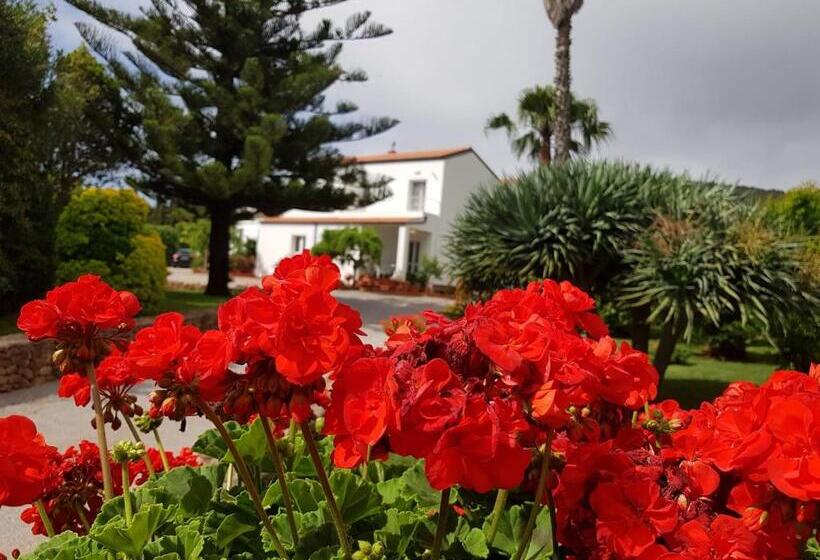 پانسیون Arenosu Comfort Country Resort