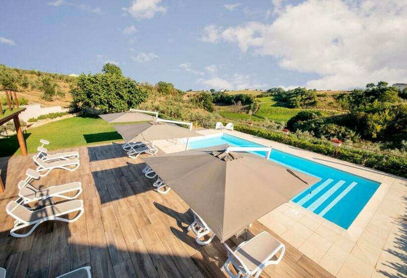 هتل Agrirelais Collelago
