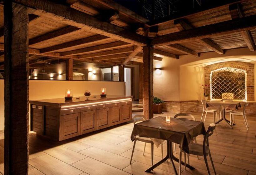 هتل Agrirelais Collelago