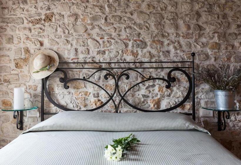 هتل Agriturismo Due Carpini