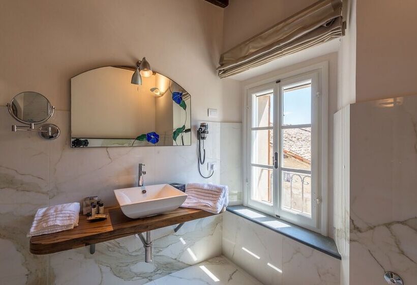 הוסטל Borgo Cadonega