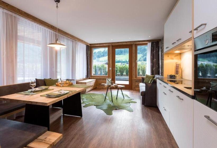 Aurina Lodges
