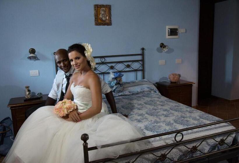 هتل Agriturismo Le Faeta