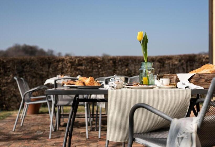 هتل Foresteria Borgoluce