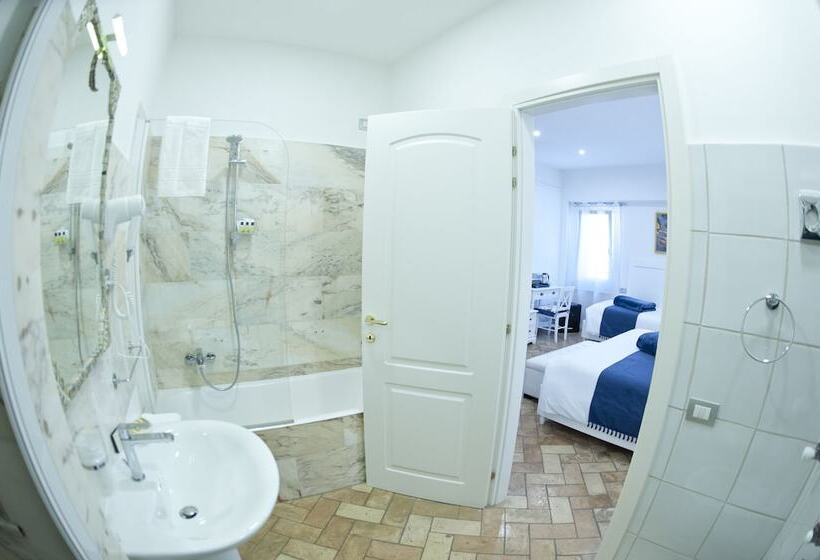 بنسيون Atlantis Inn Castelgandolfo