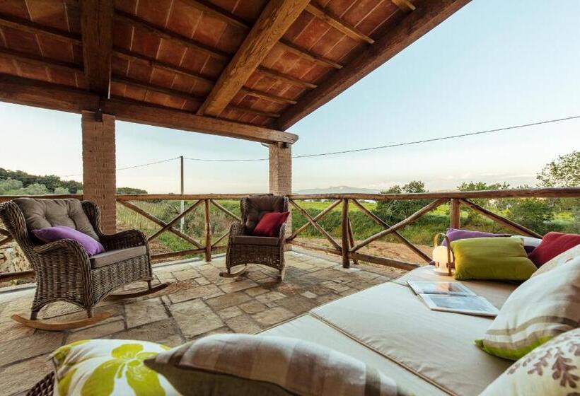 فندق Torre Di Baratti Bio Resort