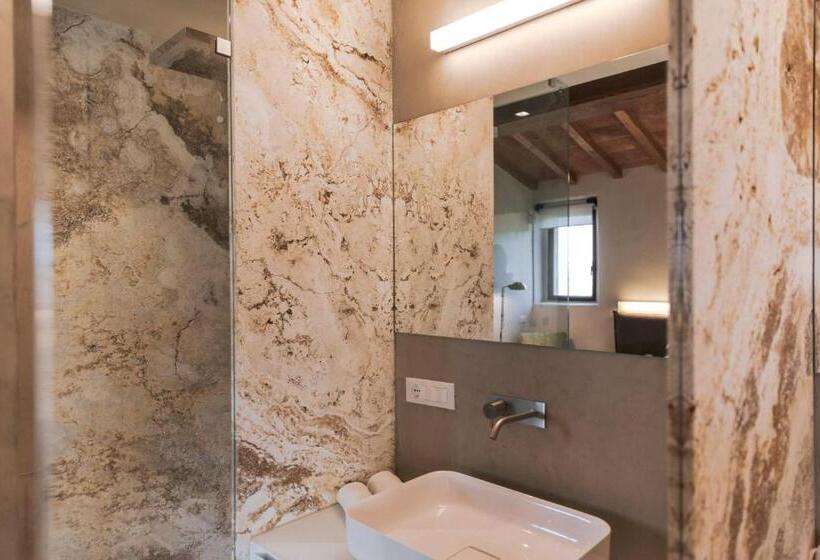 فندق Torre Di Baratti Bio Resort