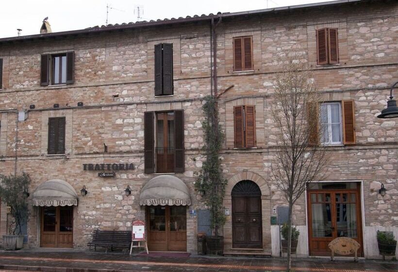 بنسيون Camere Santucci