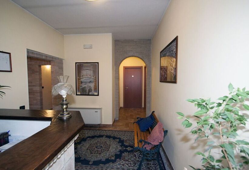 بنسيون Camere Santucci
